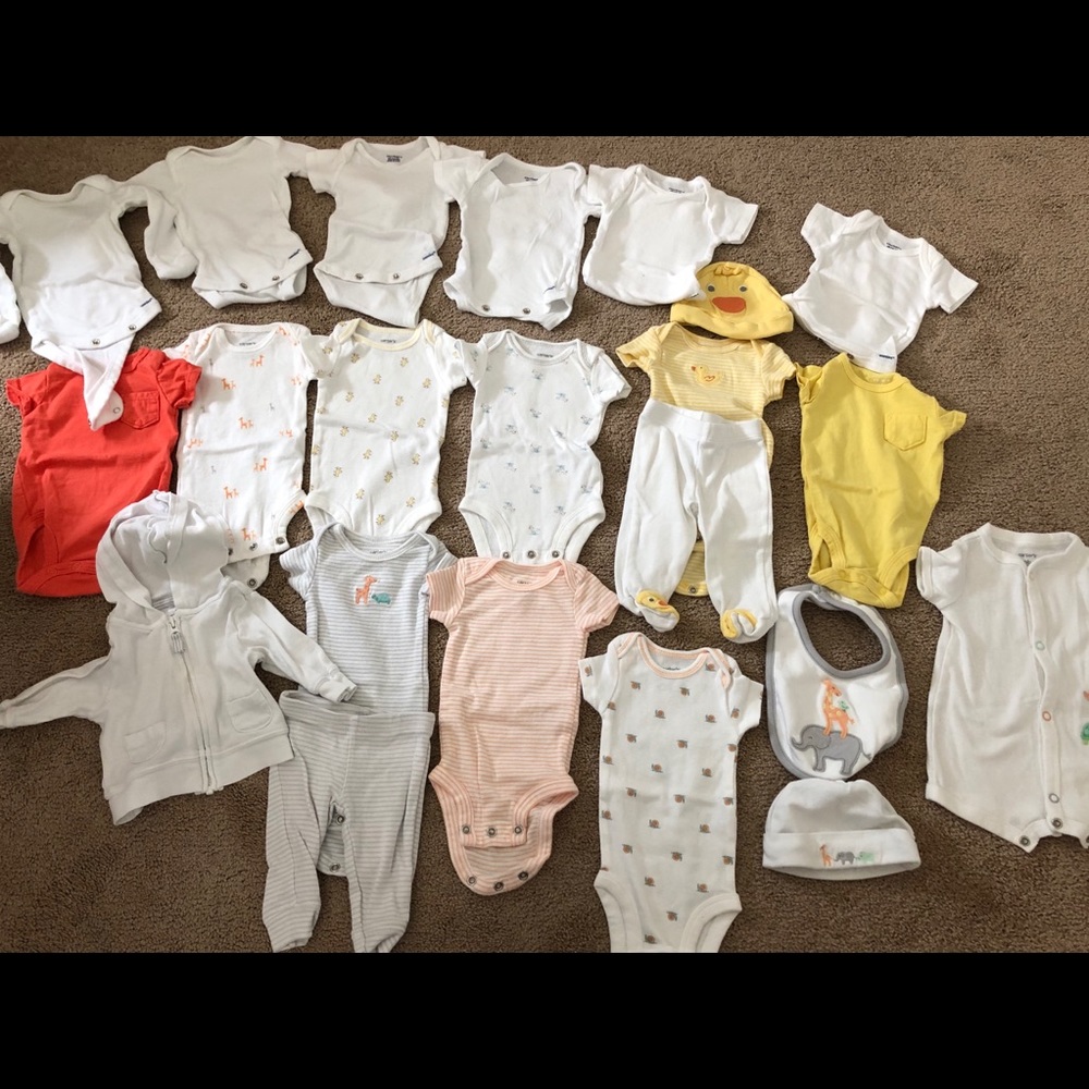 Gender neutral Carter’s newborn Bundle